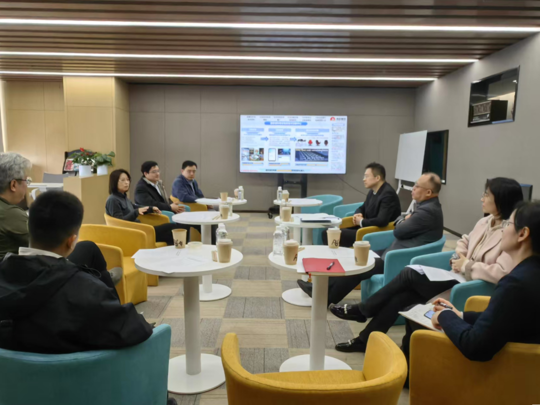 貫徹“XR產(chǎn)業(yè)創(chuàng)新中心”建設(shè)戰(zhàn)略布局，西投控股赴西部電影集團(tuán)有限公司座談交流