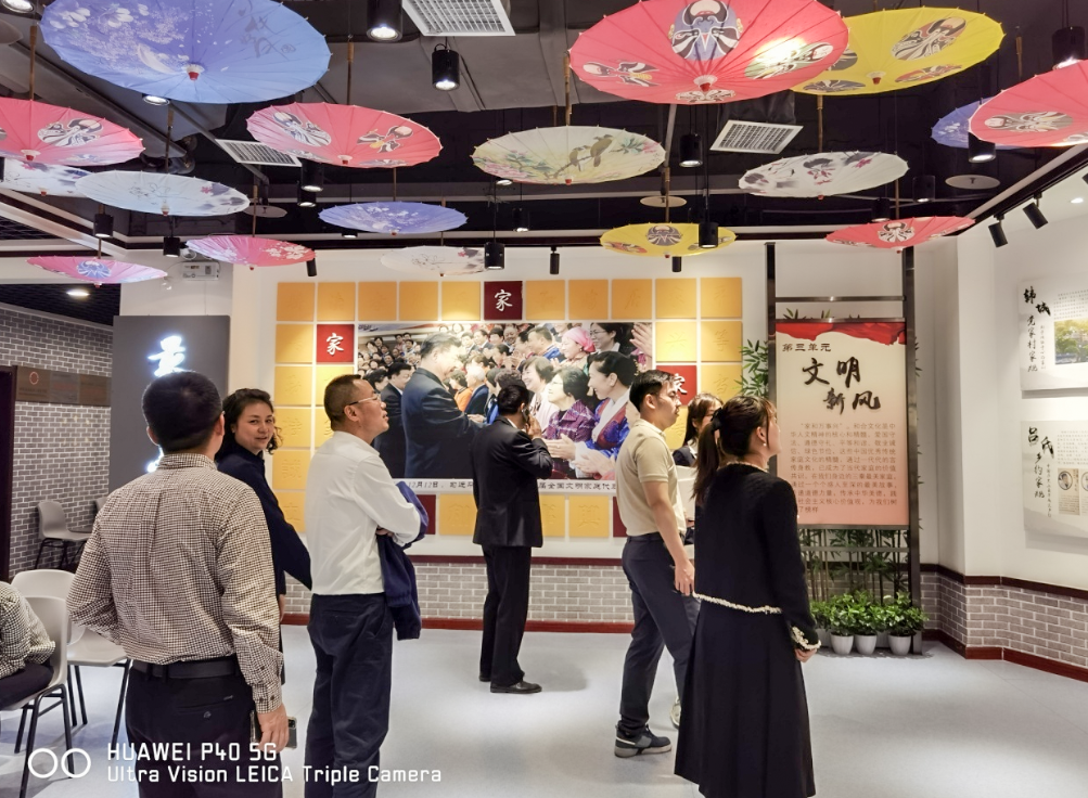 公司固定收益部黨支部、投行業(yè)務(wù)部黨支部、綜合事務(wù)部與金融（產(chǎn)業(yè)）基地保障黨支部開展聯(lián)合黨日活動